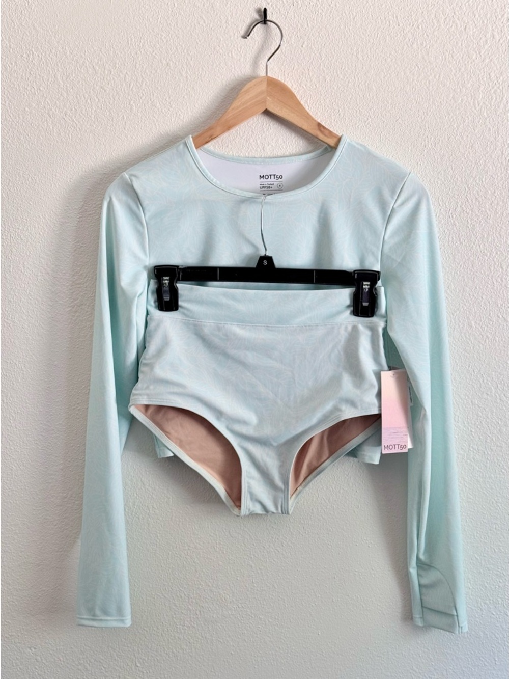 NWT Mott50 Rash Guard Set